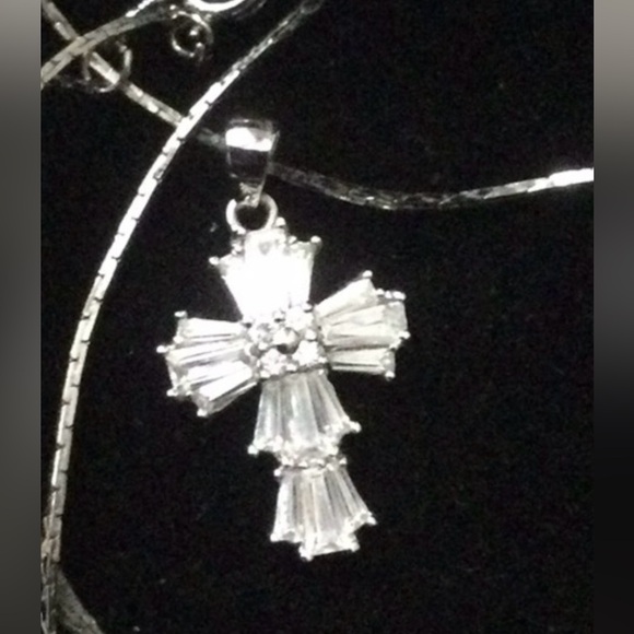Dillard’s Retail Silver Austrian crystal cross - Picture 1 of 4